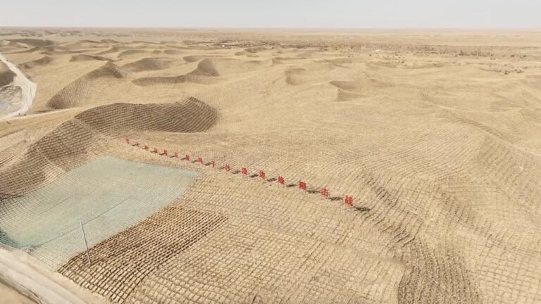 Why is the Taklamakan Desert nicknamed the Sea of death​